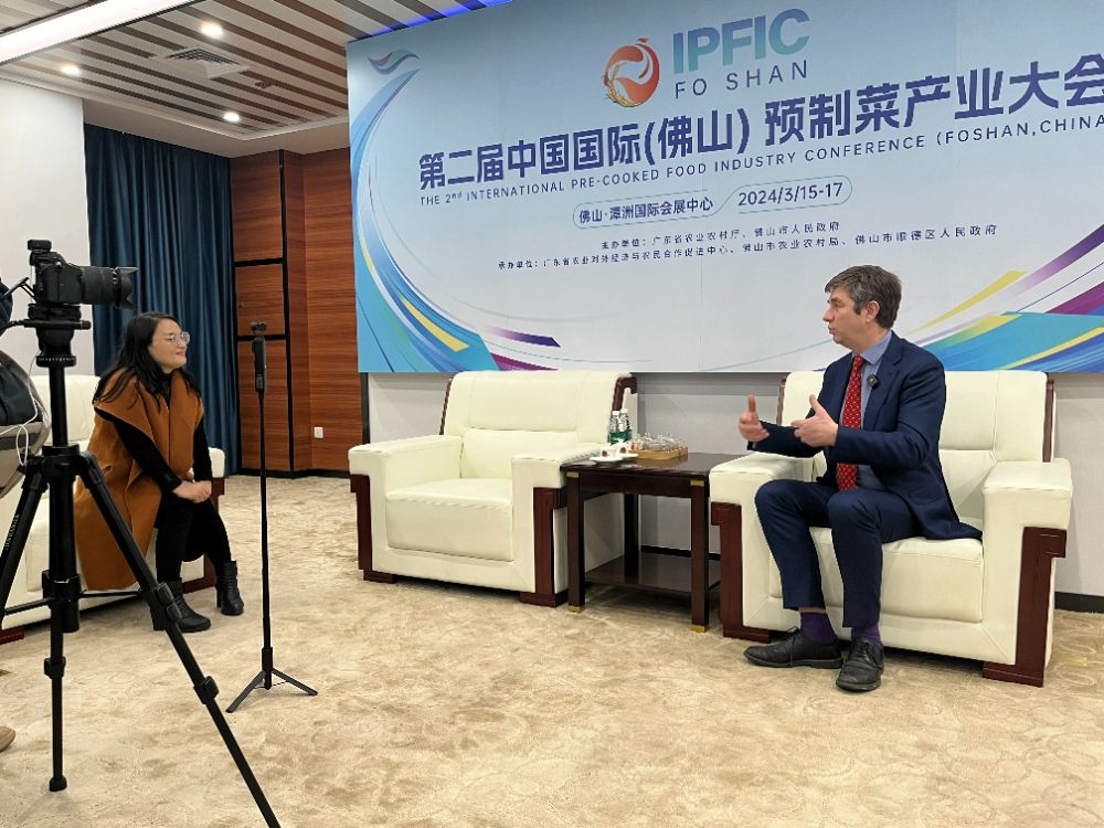 胡润与华人企业的崛起_十大华人企业家财富传奇_华人企业家